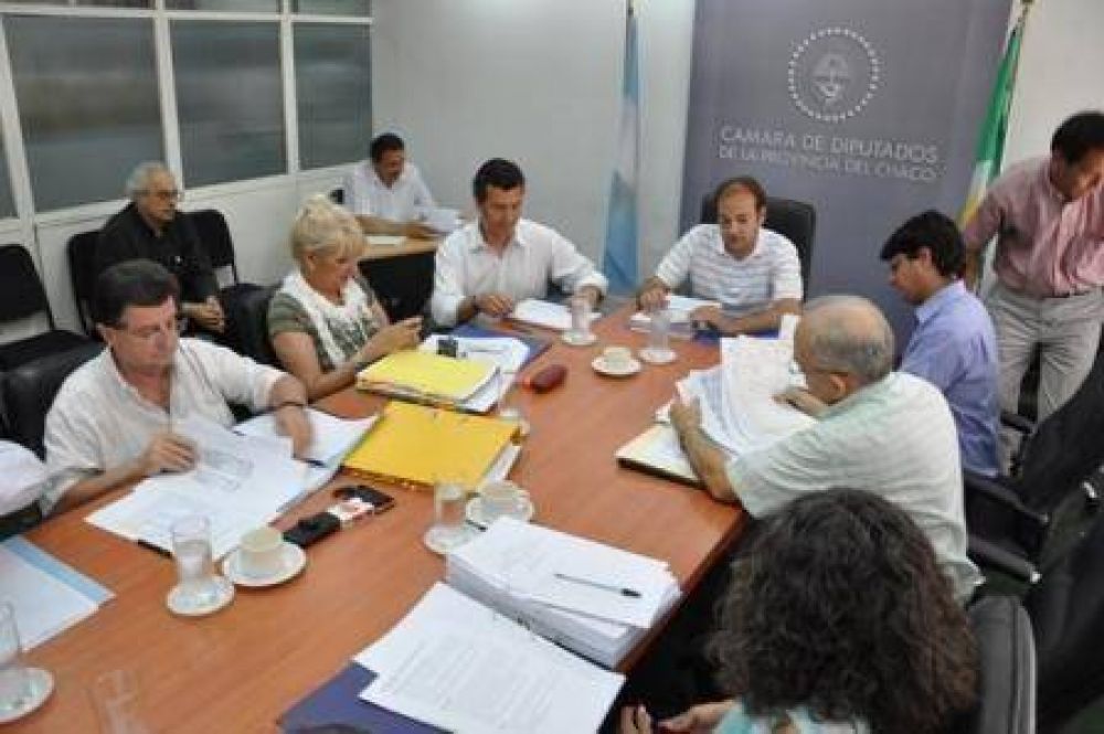 Comisi�n de Hacienda debate con los gremios la modificaci�n a la ley de tasas judiciales