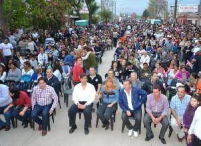 Ayala inaugur� el primer tramo de la Fray Bertaca con un festival musical
