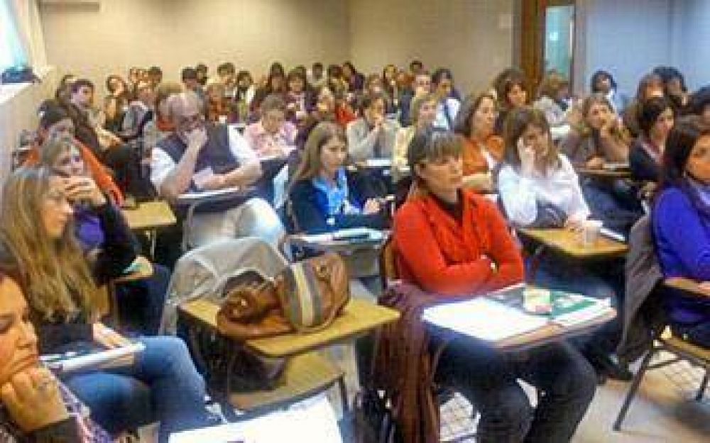 Con amplia convocatoria se hizo un taller sobre la trata de personas