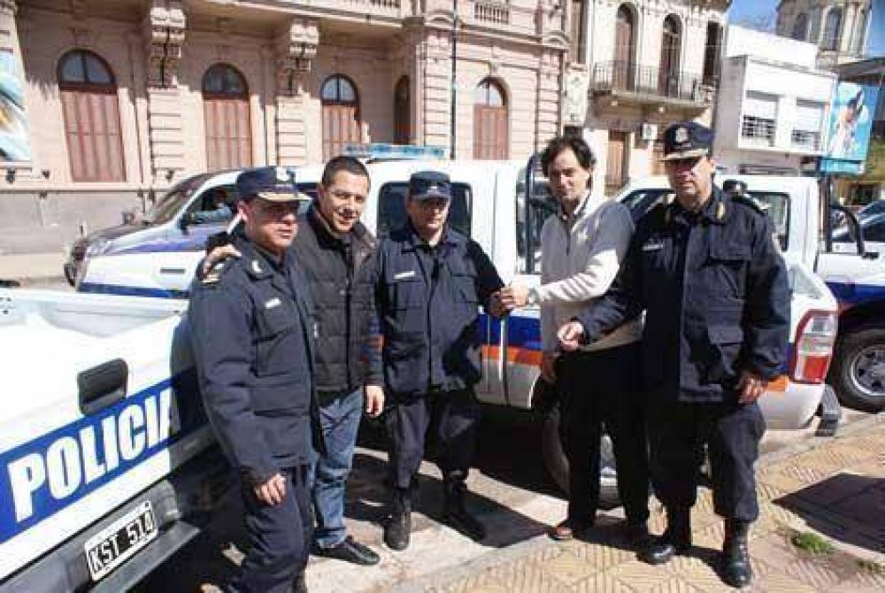 Incorporan cinco nuevos patrulleros a la Polic�a Comunal