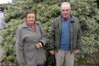 Debieron abandonar su campo porque el agua amenazaba con inundar toda la casa