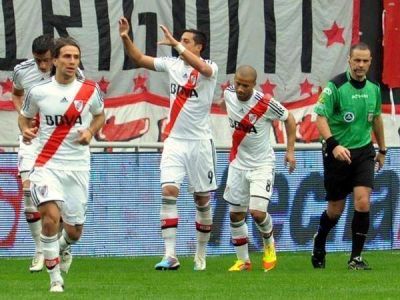 River controlaba el partido ante Newell's pero finalmente termin� en empate
