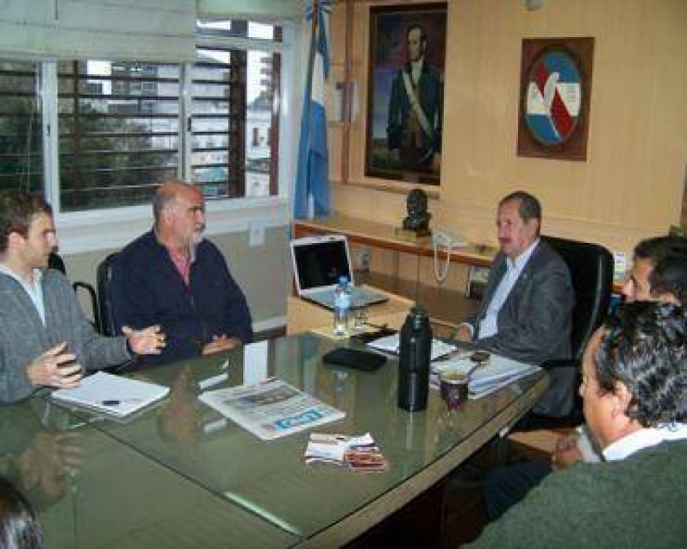 Industriales interesados en procesar nuez en la ciudad