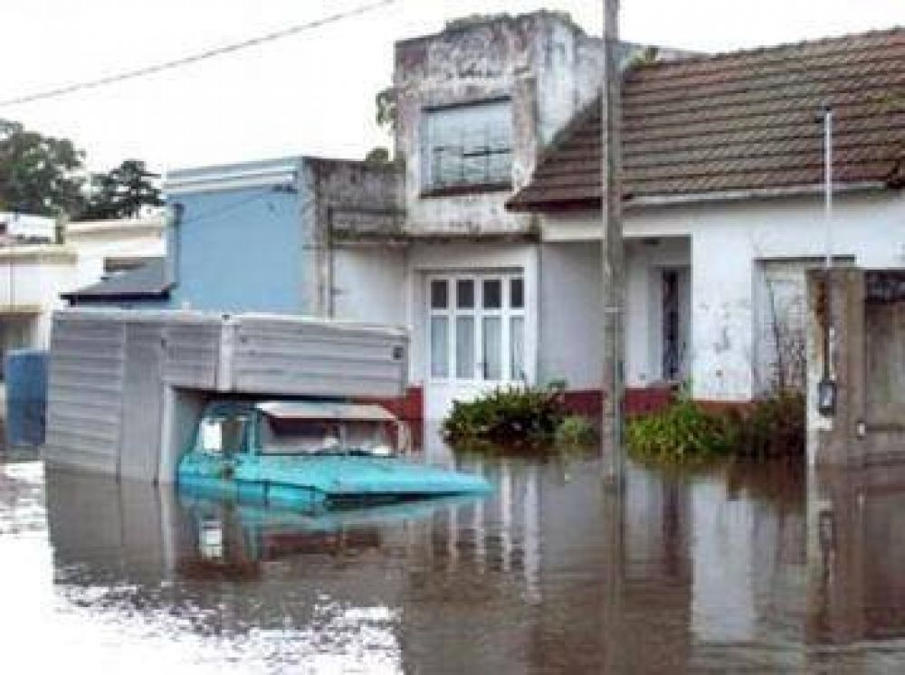 Buscan distribuir con equidad el subsidio por inundaciones