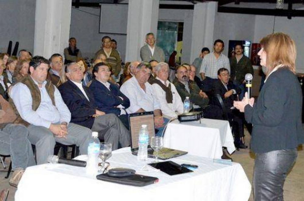 Cassani pidi� participar en los cambios sociales