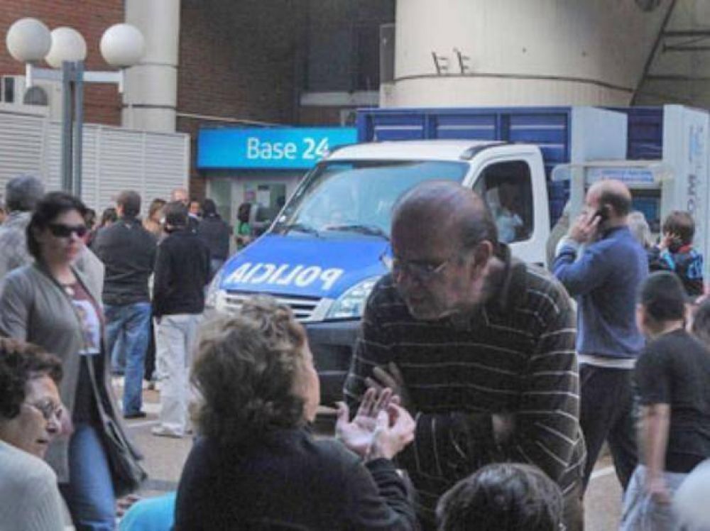 Saquean 77 cajas de seguridad de la sede del Banco Macro en Santa Fe