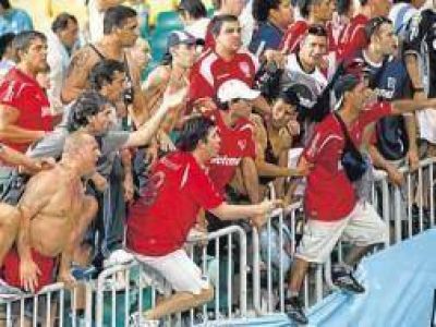 Tres barras baleados tras el partido entre Independiente y Quilmes