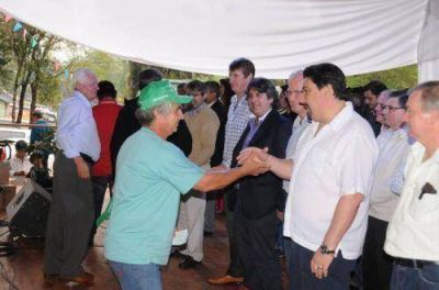 Closs: �Los agricultores son una pieza fundamental para que Misiones sea hermosa a los ojos del mundo�