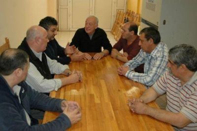 Gobierno y Sindicato de Luz y Fuerza acordaron construcci�n de viviendas para afiliados