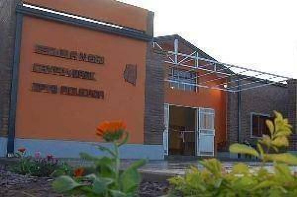 El Gobierno inaugurar� ocho edificios escolares en el interior