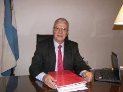 Para el Rector de la UNJu, traer nuevas carreras hoy a Jujuy �es presupuestariamente imposible�