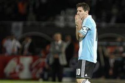En Per� prometen recibir a Messi al grito de "Cristiano, Cristiano"