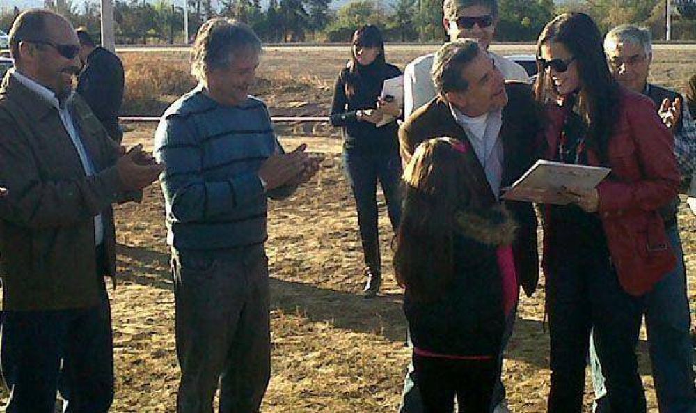 "Vamos a llegar a las 1200 casas entregadas para fin de a�o"