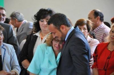 Mensaje y saludo del Ministro de educaci�n a todos los maestros de San Luis