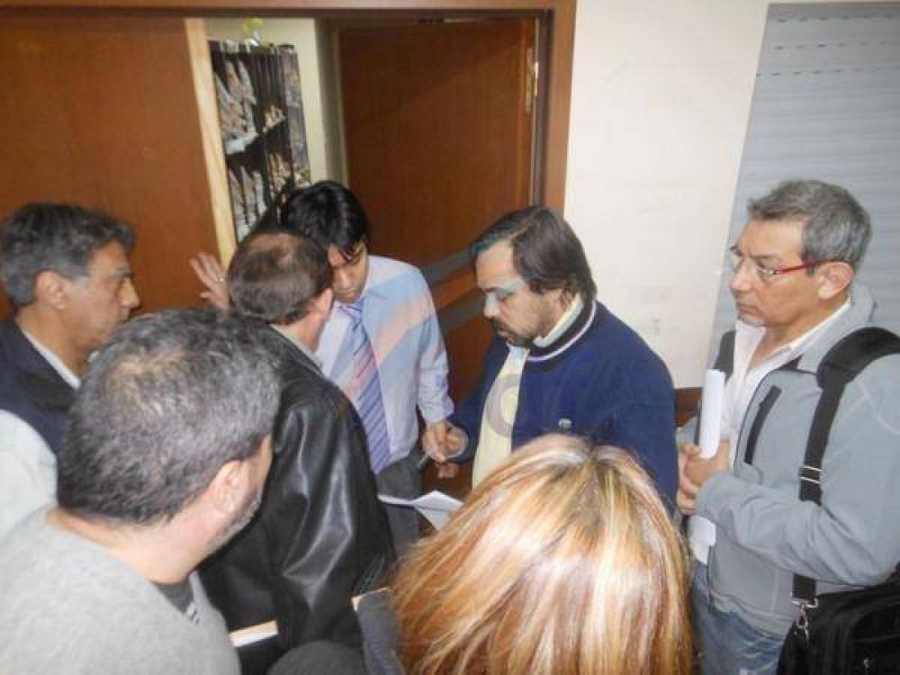 ATSA y el Gobierno acordaron 30 d�as de tregua, garantizando las guardias