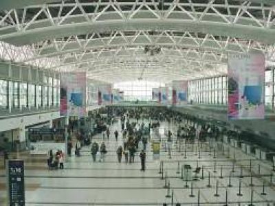 Desalojaron Aeropuerto de Ezeiza por "alerta de bomba"