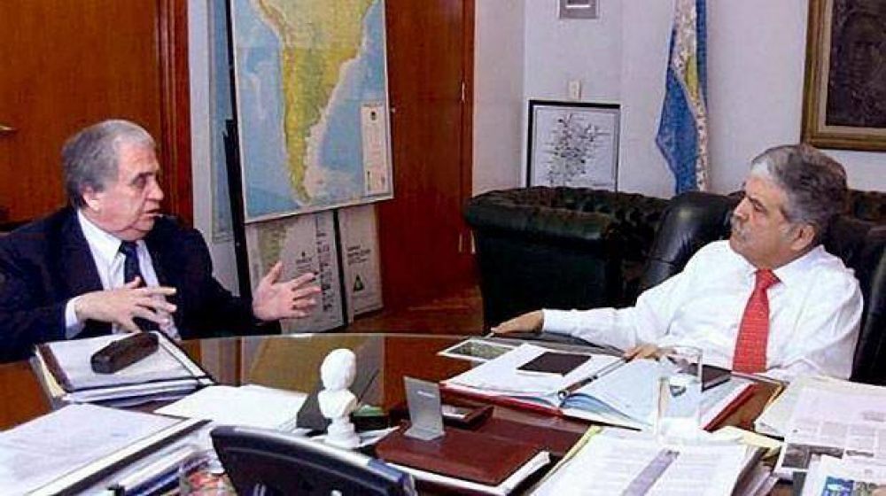 Cant�n le pidi� a Peralta que no comprometa el futuro de Santa Cruz