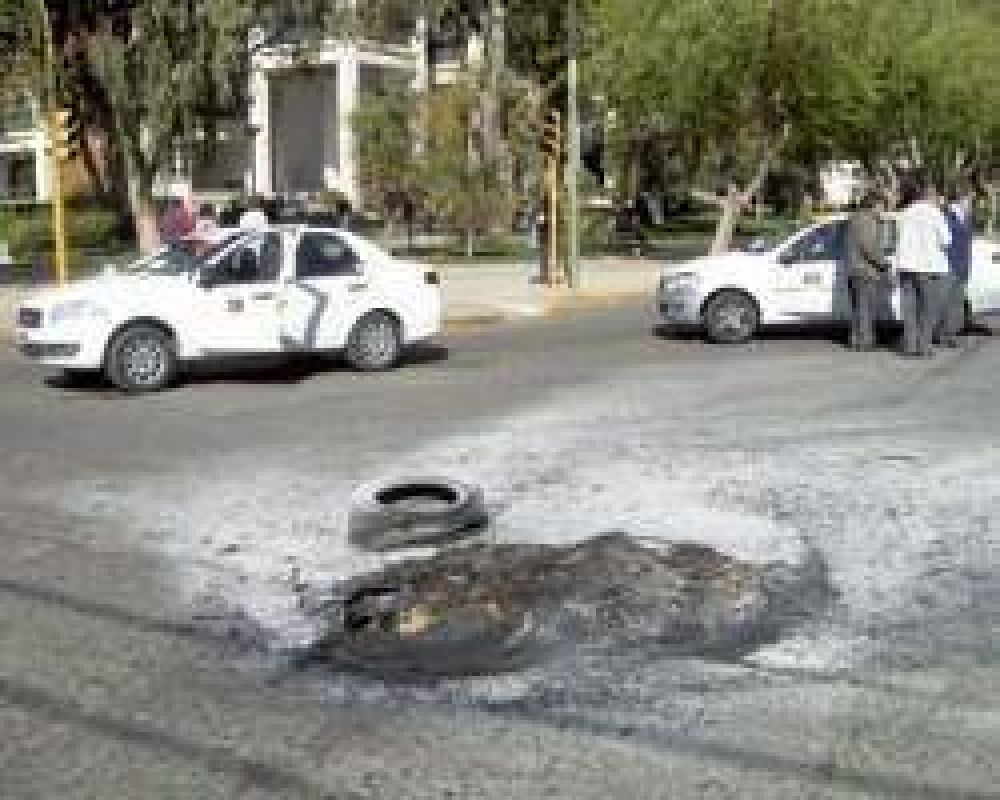 El d�a que la ciudad fue sitiada por remiseros