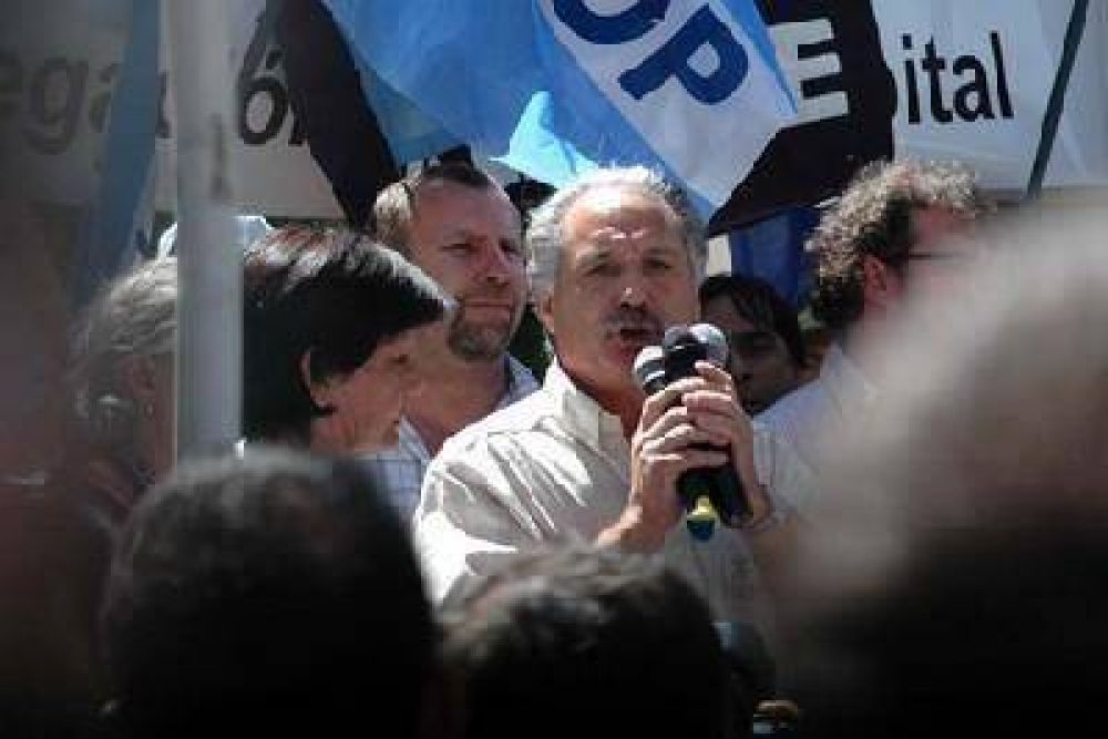 Los sindicatos cierran la tregua y rearman un esquema de protestas