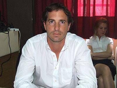 ECHEVERR�A: Van Tooren: �Si suspenden las horas extras deber�an subir los salarios�