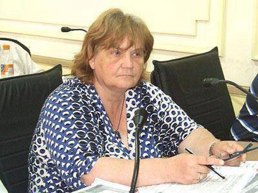 LAN�S: Arce, admite que hay que "dejar de lado las bander�as pol�ticas"
