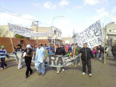 Piden por obras paralizadas