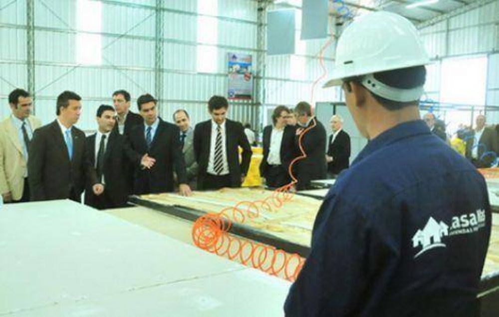 De Mendiguren: "El NEA, con m�s crecimiento industrial"