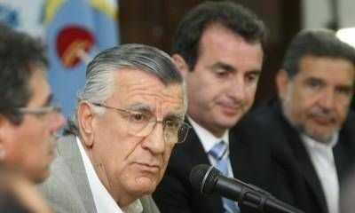 La pulseada entre Francisco P�rez y Jos� Luis Gioja por los pasos fronterizos