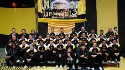 Ante un colmado gimnasio, Madryn present� su plantel