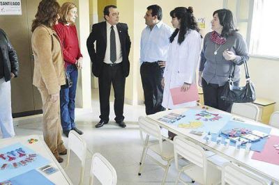 Niccolai inaugur� una escuela en el interior y celebr� el D�a del Maestro