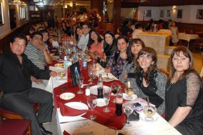 Desde anoche, los docentes se re�nen para celebrar su d�a