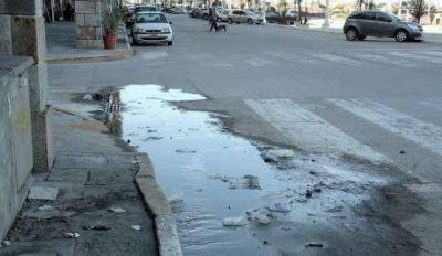 El abandono y suciedad de una ciudad que parece no ser vista