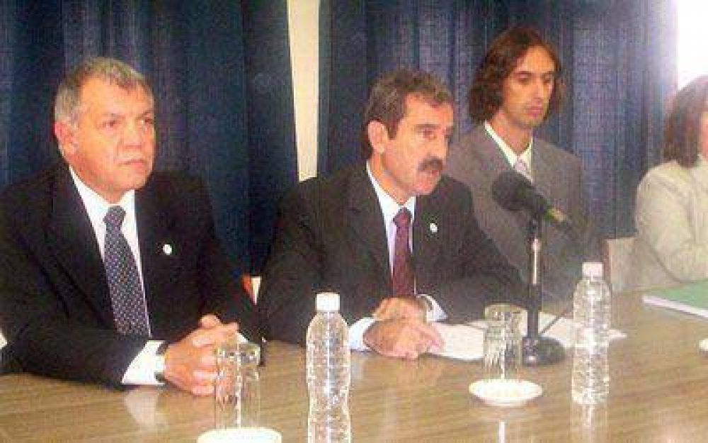 Educaci�n entreg� colchones para residencias estudiantiles.
