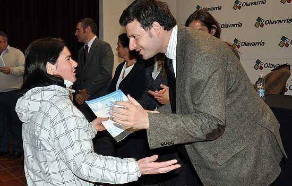 M�s de sesenta familias recibir�n sus escrituras sociales