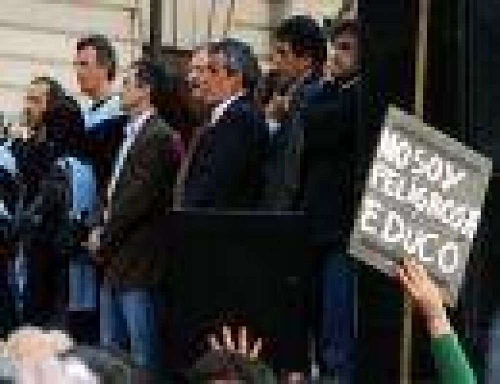 Marcha docente en repudio contra Macri