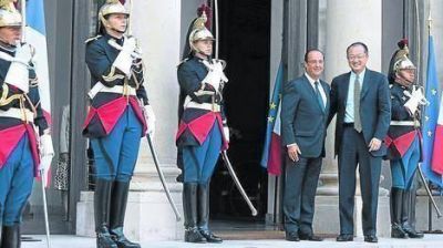 Por los recortes, la izquierda y la derecha critican a Hollande