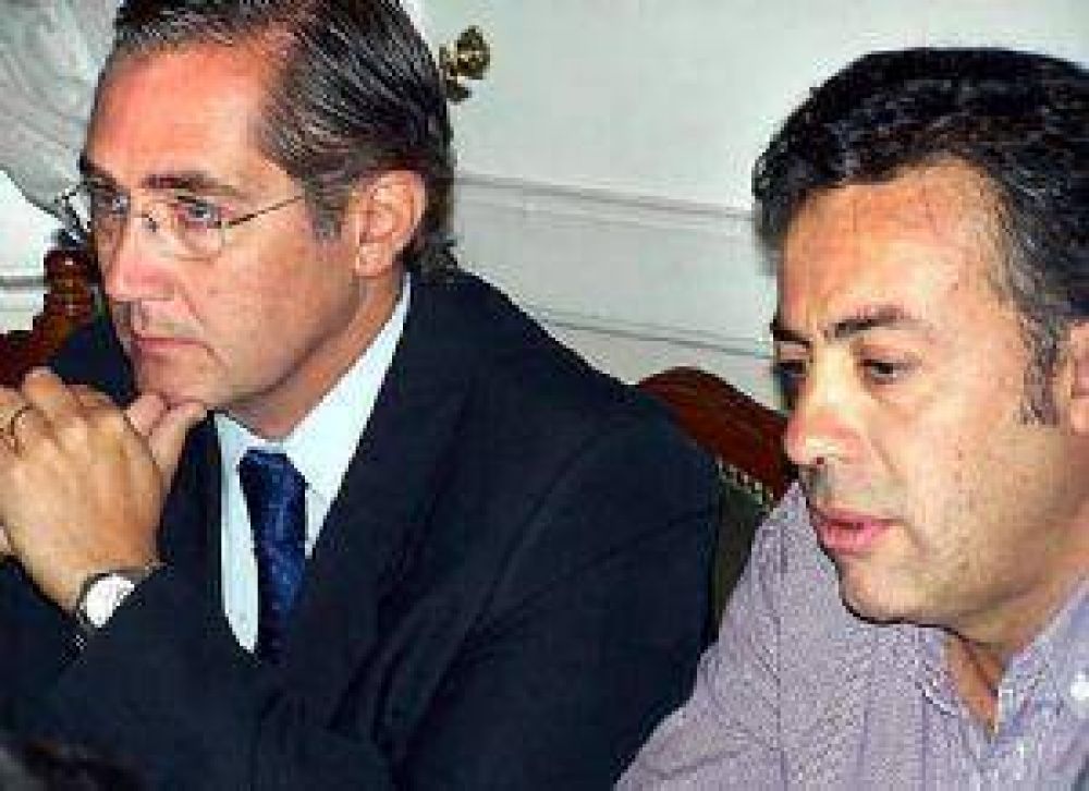 El cobismo y la UCR quieren 170 millones m�s para las comunas