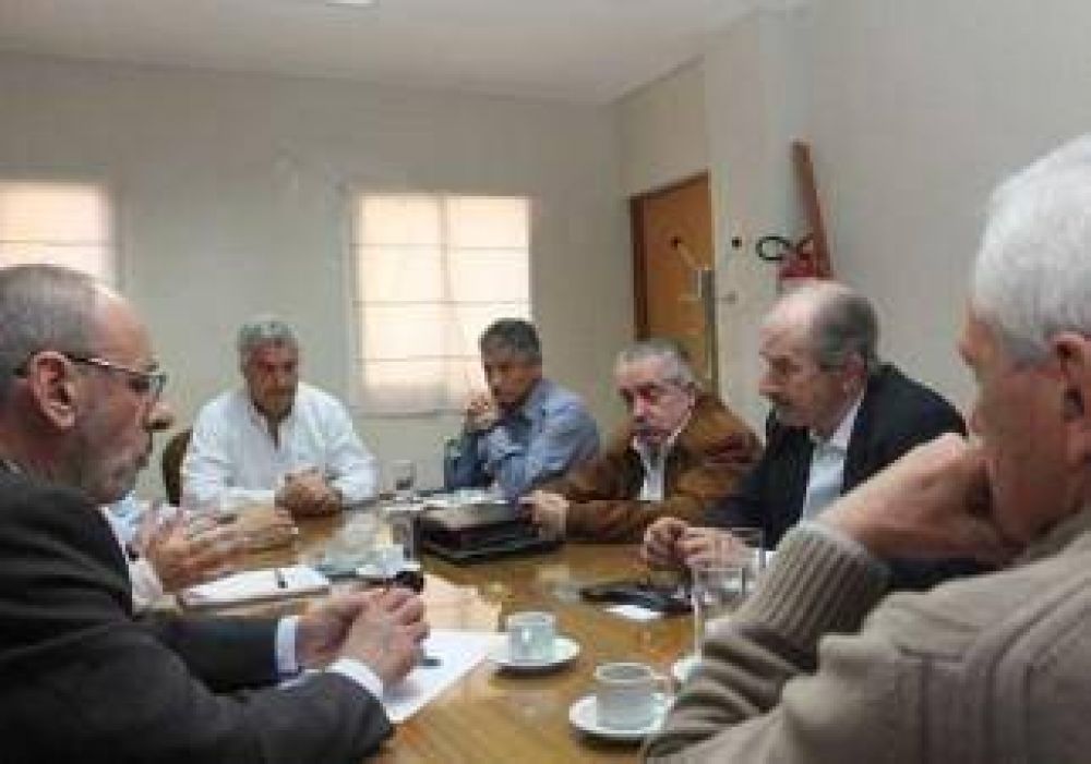 Bermejo se reuni� con Baratti y con vecinos de El Manzanar 