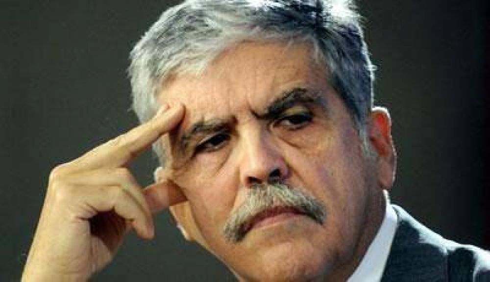 De Vido pidi� a Peralta que �recapacite y no endeude� a Santa Cruz