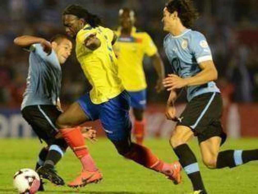 Uruguay apenas empat con Ecuador en Montevideo