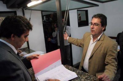 Diputados del PJ presentaron denuncia penal por precios �inflados� en la avenida Urquiza