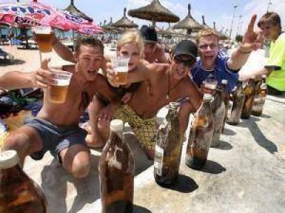 La prohibici�n de consumir alcohol en los espacios p�blicos se aplicar�a a partir de la pr�xima temporada de verano