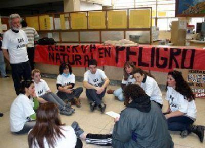 Ambientalistas que defienden la Reserva Natural del Puerto �orgullosos� por la intervenci�n de Greenpeace