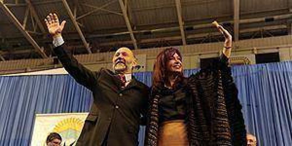 Insfr�n pidi� la re-reelecci�n de CFK