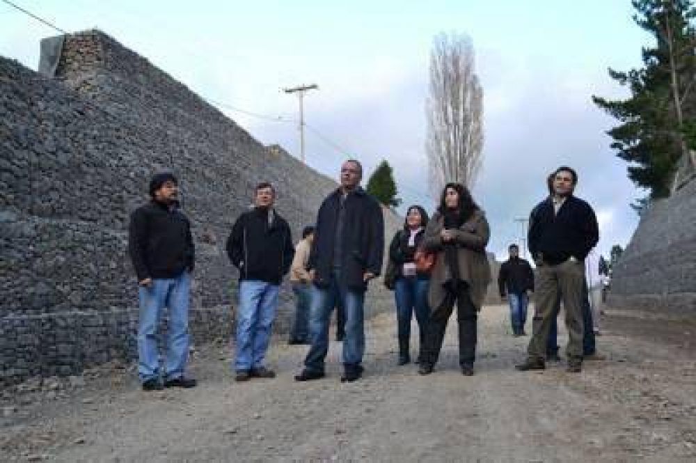 Buzzi y Garitano recorrieron obras en Trevelin