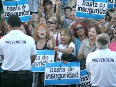 Tras el robo a una anciana, vecinos de Punta Mogotes exigieron mayor seguridad
