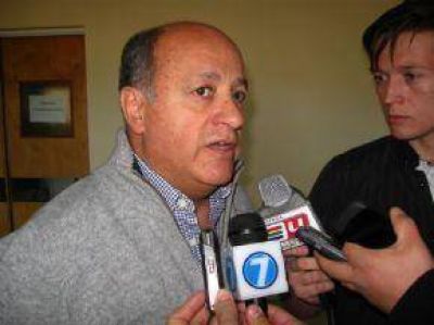  Luj�n Dice Que Los Aumentos En Salud Fueron De "Hasta El 60 por Ciento"