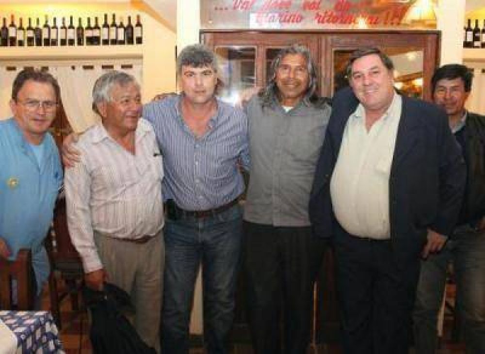 PERSONALIDADES HOMENAJEARON A FELIX DIAZ