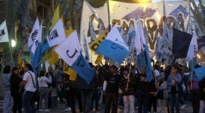 M�xima tensi�n entre la UCR y el PJ