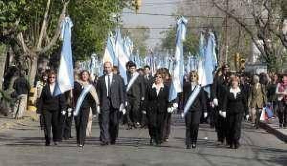Desfile veloz y emotivo por el gran Maestro de Am�rica